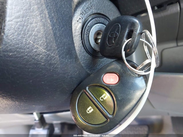 Продажа на аукционе авто 2011 Toyota Tacoma Prerunner V6, vin: 3TMJU4GN2BM111909, номер лота: 44039905