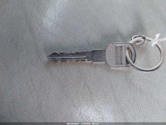 44039947 :رقم المزاد ، 1GKEK13TX5J161649 vin ، 2005 Gmc Yukon Slt مزاد بيع