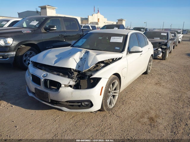 44039952 :رقم المزاد ، WBA8E1C51JA758438 vin ، 2018 Bmw 330e Iperformance مزاد بيع