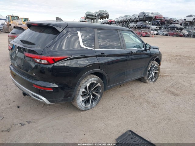 2022 MITSUBISHI OUTLANDER JA4J4UA82NZ040937 Photo 3