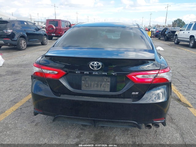 4T1B11HK0JU108836 Toyota CAMRY SE