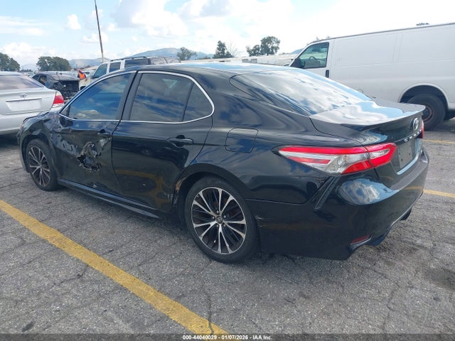 4T1B11HK0JU108836 Toyota CAMRY SE