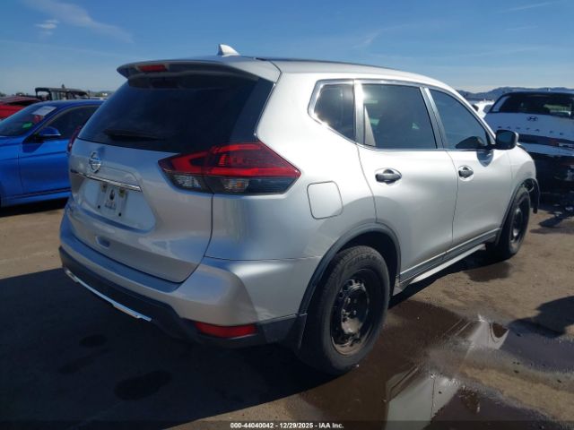 2018 NISSAN ROGUE KNMAT2MT4JP560561 Photo 3