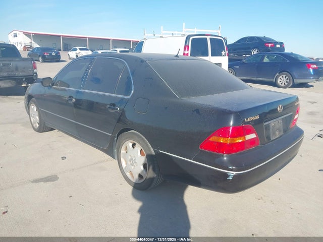 2002 LEXUS LS 430 JTHBN30F220087692 Photo 2