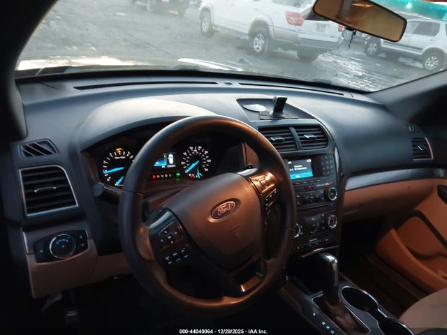 1FM5K8BH9HGA31098 Ford Explorer