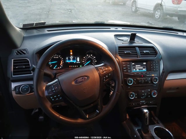 1FM5K8BH9HGA31098 Ford Explorer
