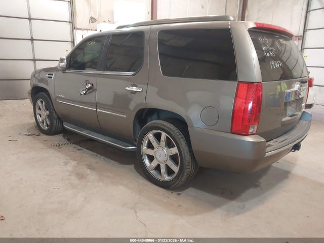 2013 CADILLAC ESCALADE 1GYS3BEF4DR147071 Photo 2