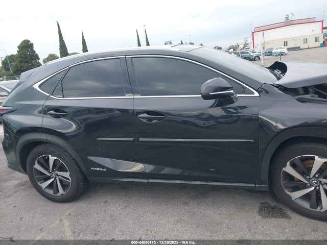 JTJGJRDZ8L2146029 Lexus NX 300H