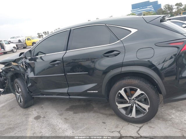 JTJGJRDZ8L2146029 Lexus NX 300H