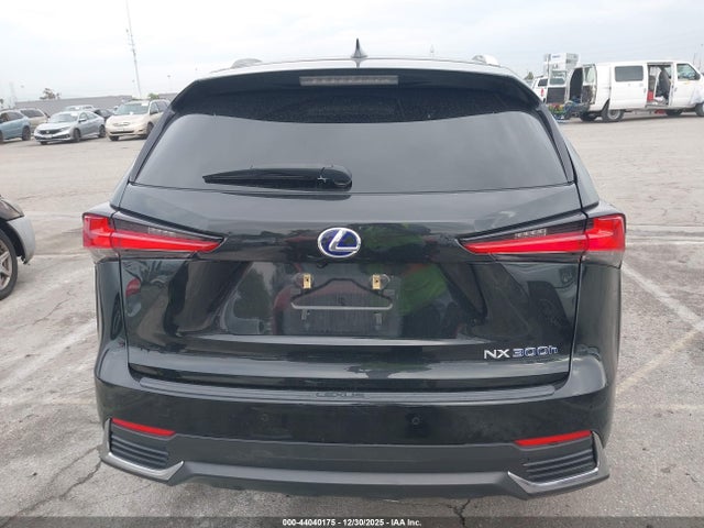 JTJGJRDZ8L2146029 Lexus NX 300H