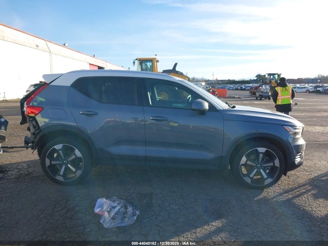 YV4162UK5L2192371 Volvo Xc40 T5 Momentum