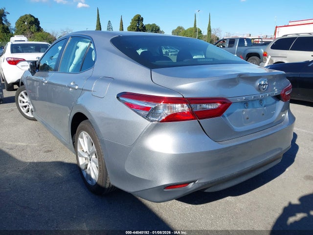 4T1B11HK2JU091764 Toyota CAMRY LE