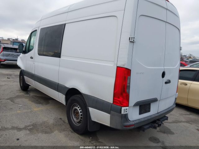 2019 MERCEDES-BENZ SPRINTER 2500 WD4PF0CD3KP073424 Photo 2