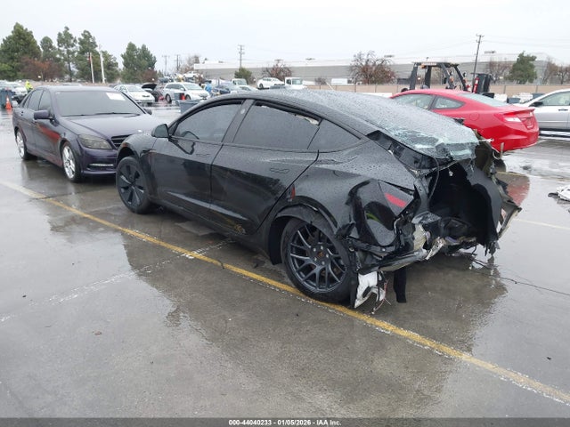 2025 TESLA MODEL 3 5YJ3E1EA0SF018962 Photo 2