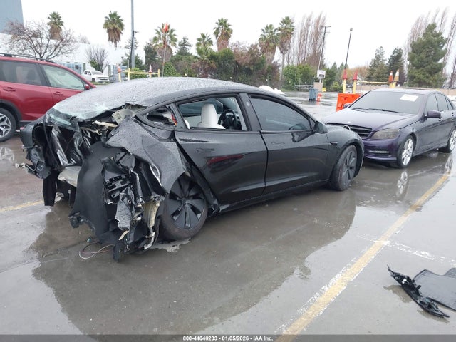 2025 TESLA MODEL 3 5YJ3E1EA0SF018962 Photo 3