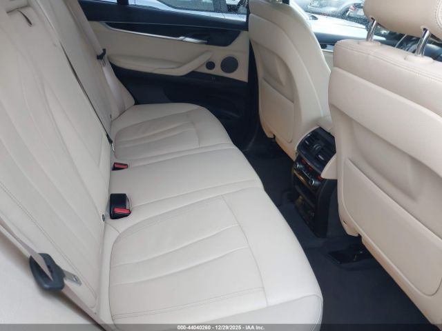 2018 BMW X5 5UXKS4C51J0Z90495 Photo 7