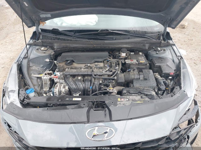KMHLM4AG8NU317203 Hyundai ELANTRA SEL