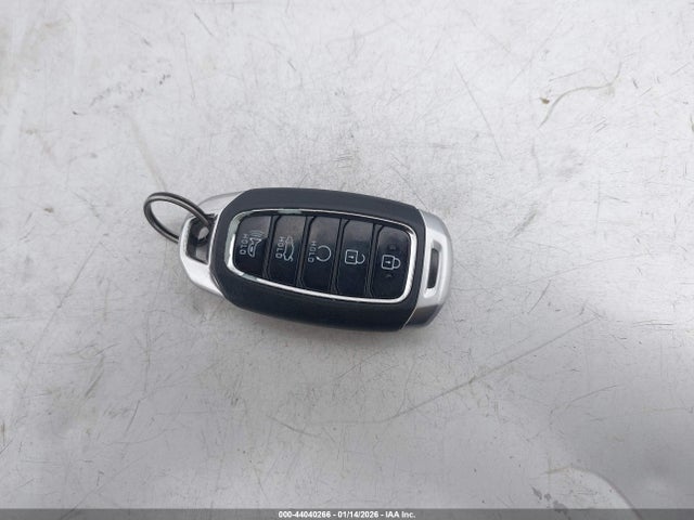 KMHLM4AG8NU317203 Hyundai ELANTRA SEL