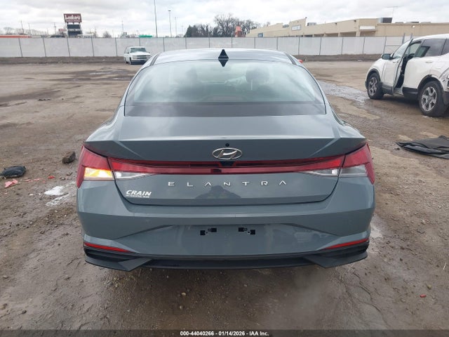 KMHLM4AG8NU317203 Hyundai ELANTRA SEL