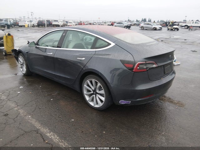 2018 TESLA MODEL 3 5YJ3E1EA8JF169207 Photo 2