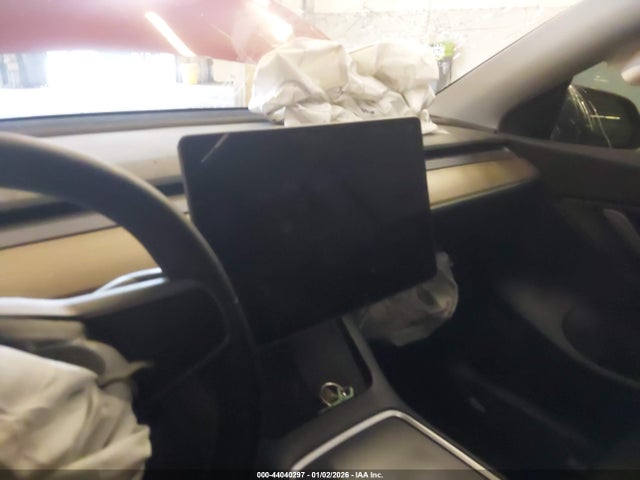 2021 TESLA MODEL Y 5YJYGDEE3MF180138 Photo 6