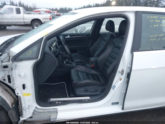 WVWUF7AU7GW240521 Volkswagen Golf R 4-door
