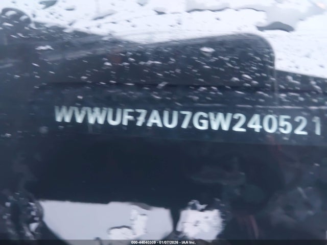 WVWUF7AU7GW240521 Volkswagen Golf R 4-door