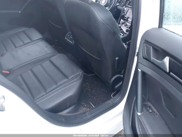 WVWUF7AU7GW240521 Volkswagen Golf R 4-door