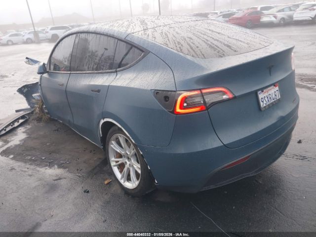 2021 TESLA MODEL Y 5YJYGDEE0MF072897 Photo 2