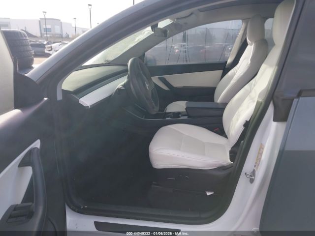 2021 TESLA MODEL Y 5YJYGDEE0MF072897 Photo 4