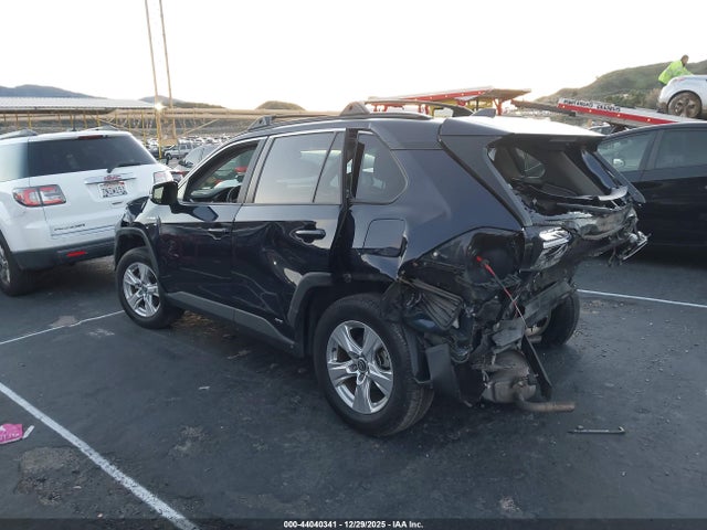 2021 TOYOTA RAV4 HYBRID 4T3R6RFV7MU011978 Photo 2