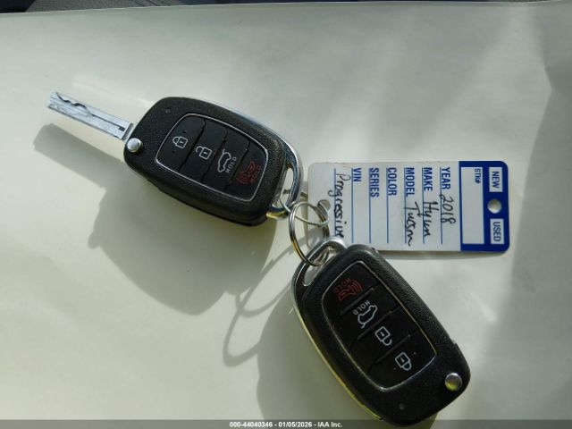 2018 HYUNDAI TUCSON KM8J3CA4XJU609410 Photo 10