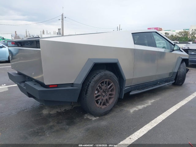 2024 TESLA CYBERTRUCK 7G2CEHED4RA050983 Photo 3