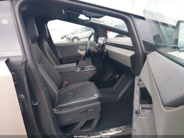 2024 TESLA CYBERTRUCK 7G2CEHED4RA050983 Photo 4