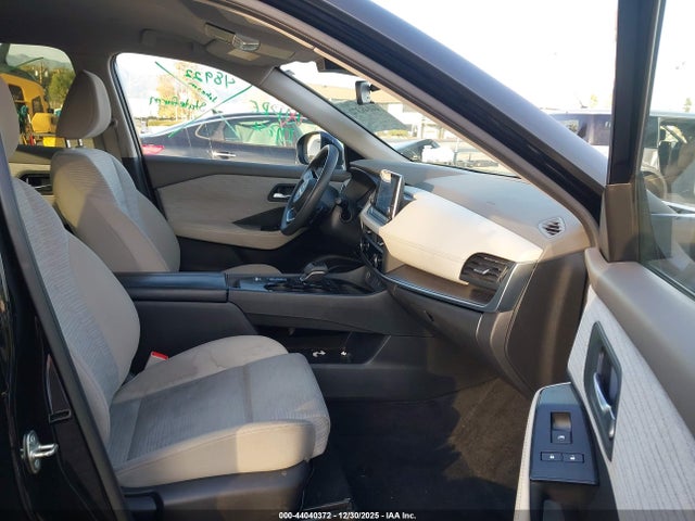 JN8BT3BA2PW422614 Nissan Rogue Sv Fwd