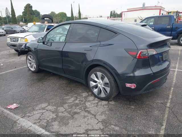 2024 TESLA MODEL Y 7SAYGDED4RF072080 Photo 2