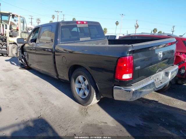 2019 RAM 1500 CLASSIC 1C6RR6TT5KS603255 Photo 2