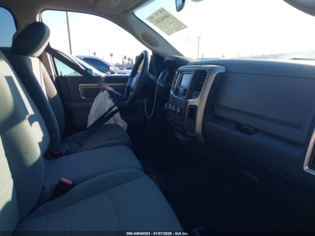 2019 RAM 1500 CLASSIC 1C6RR6TT5KS603255 Photo 4