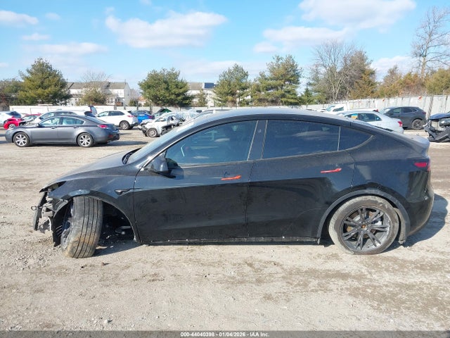 Aukcja sprzedaży 2025 Tesla Model Y Long Range Dual Motor All-wheel Drive, vin: 7SAYGAEE9SF265273, numer aukcji: 44040398