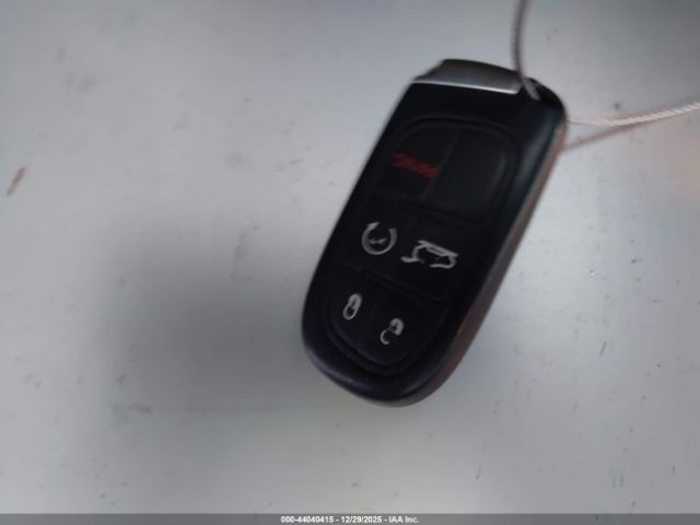 2015 JEEP CHEROKEE 1C4PJLDS3FW516836 Photo 10