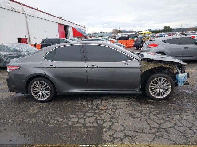 4T1B11HK1JU141506 Toyota CAMRY XLE