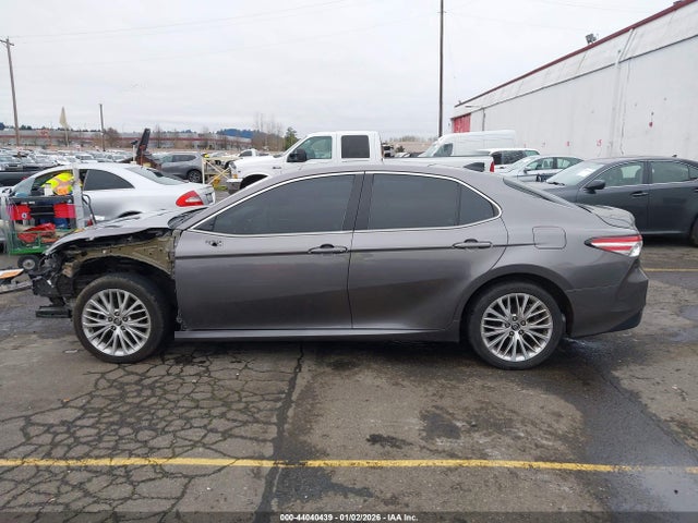 4T1B11HK1JU141506 Toyota CAMRY XLE
