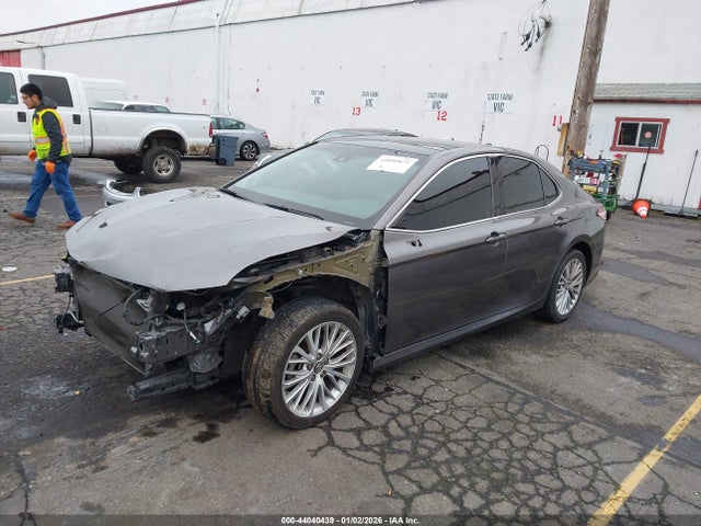 4T1B11HK1JU141506 Toyota CAMRY XLE