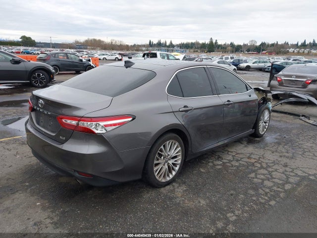 4T1B11HK1JU141506 Toyota CAMRY XLE