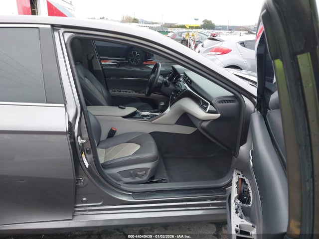 4T1B11HK1JU141506 Toyota CAMRY XLE
