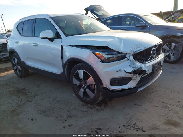 2021 VOLVO XC40 YV4162UK2M2421901