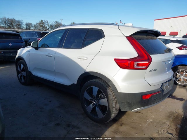 2021 VOLVO XC40 YV4162UK2M2421901 Photo 2