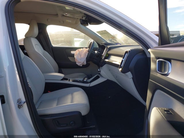 2021 VOLVO XC40 YV4162UK2M2421901 Photo 4