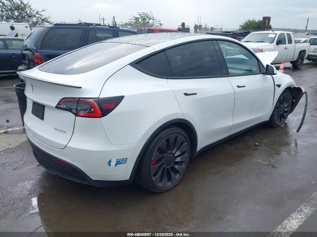 2021 TESLA MODEL Y 5YJYGDEF1MF072299 Photo 3
