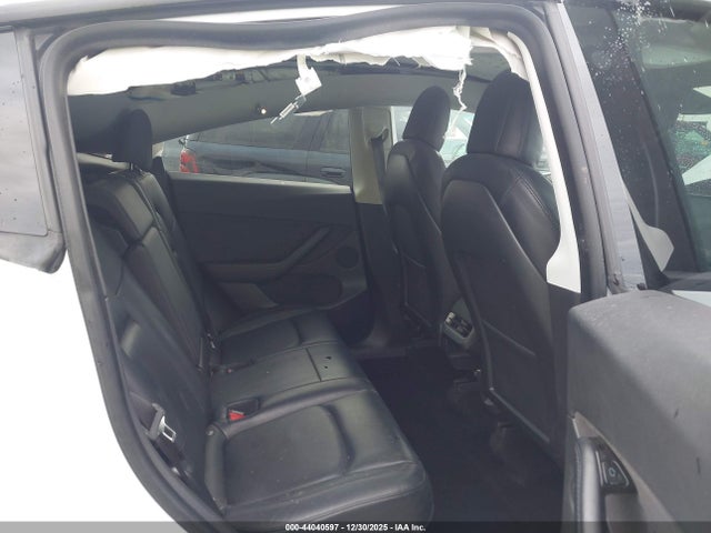 2021 TESLA MODEL Y 5YJYGDEF1MF072299 Photo 7
